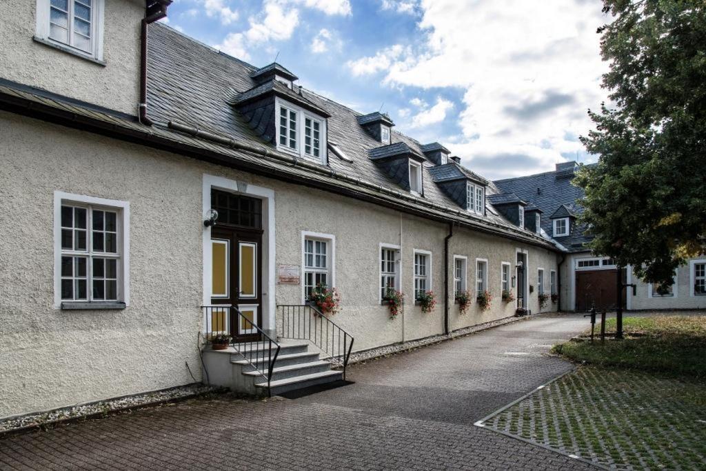Ruestzeitenheim Sonnenschein Saalburg Buitenkant foto