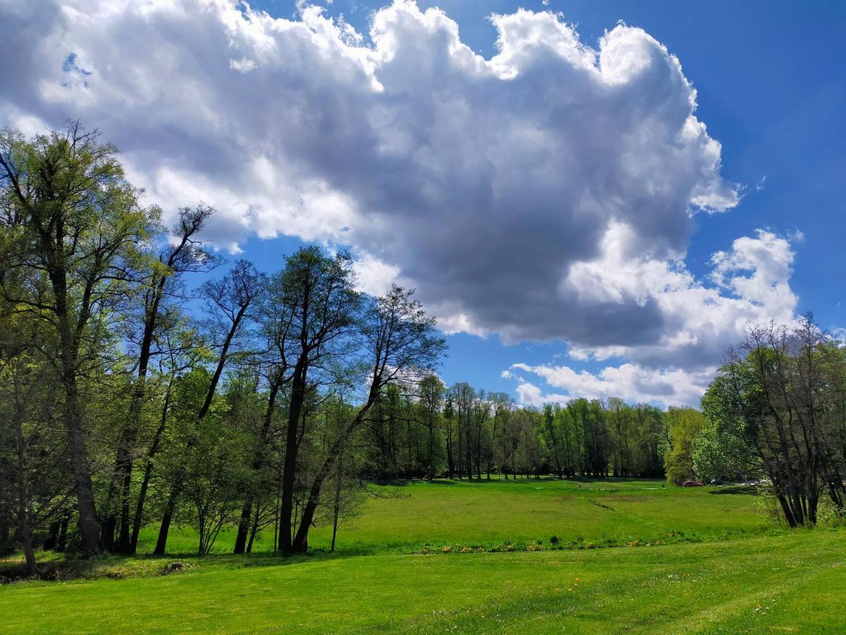 Ruestzeitenheim Sonnenschein Saalburg Buitenkant foto